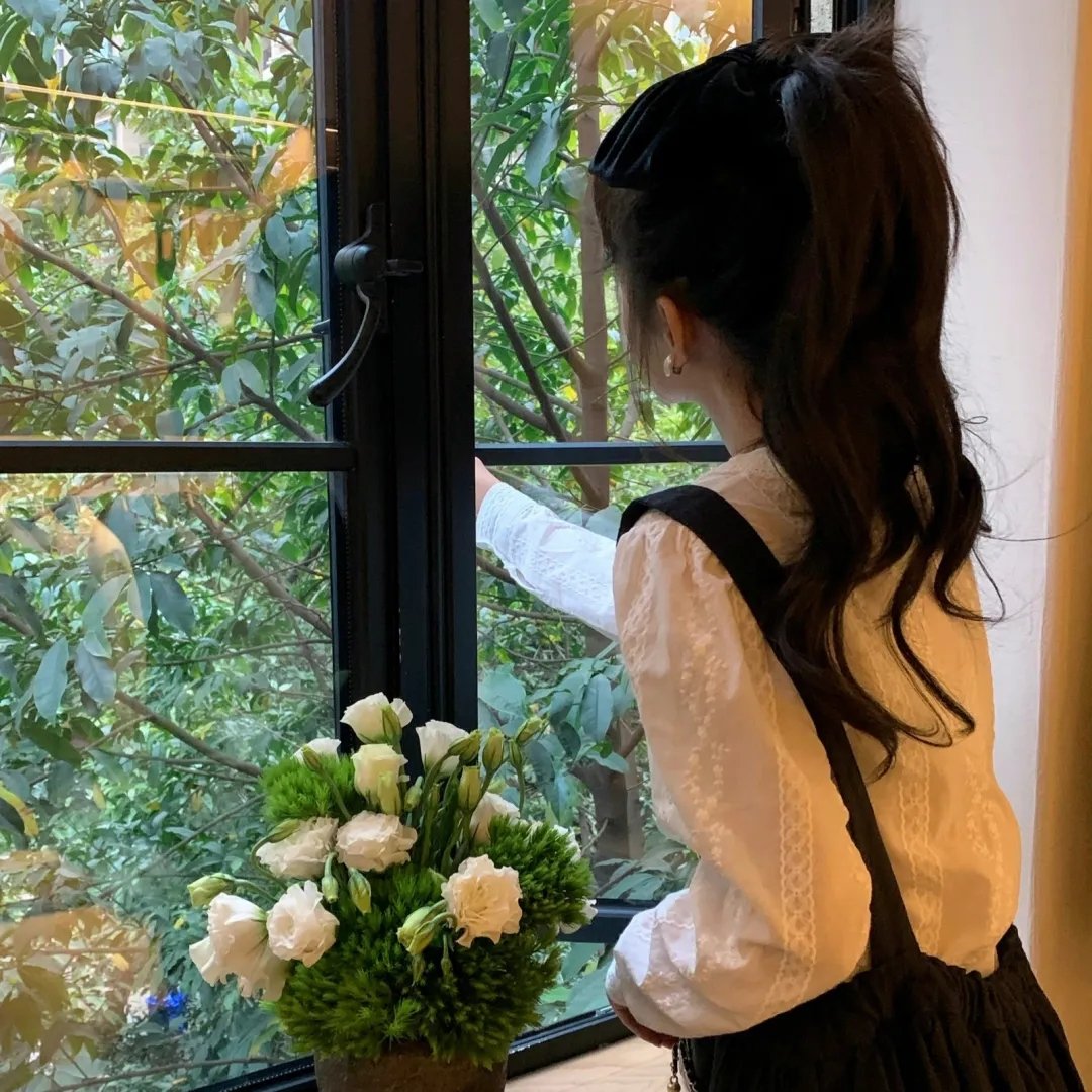 闪婚后，成了满级大佬的心尖宠